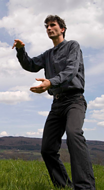 Posture de Tai Chi : brosser le genou